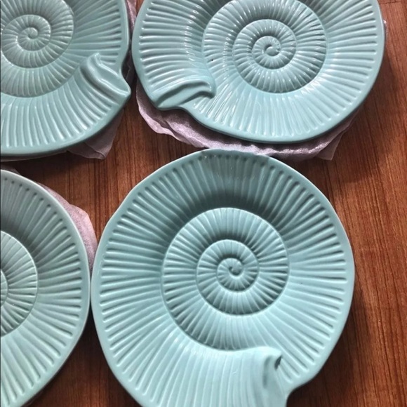 NWT 4-pc Porcelain Big Aqua Sea Shell Dinner Plates - Picture 5 of 9